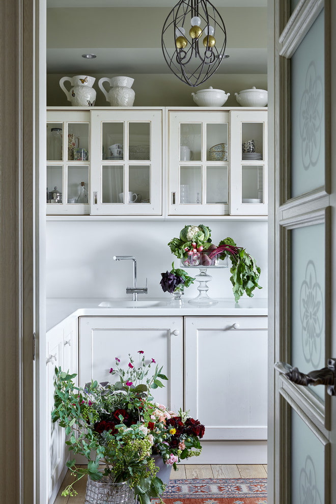 Dishes on the cabinets Dishes on the cabinets