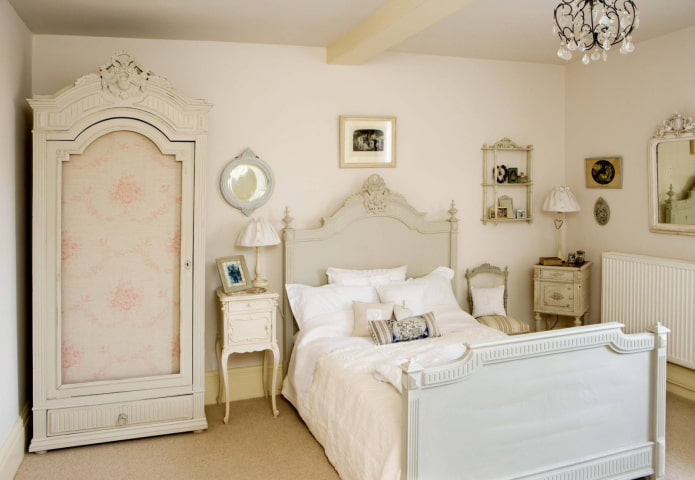 vintage bedroom furniture