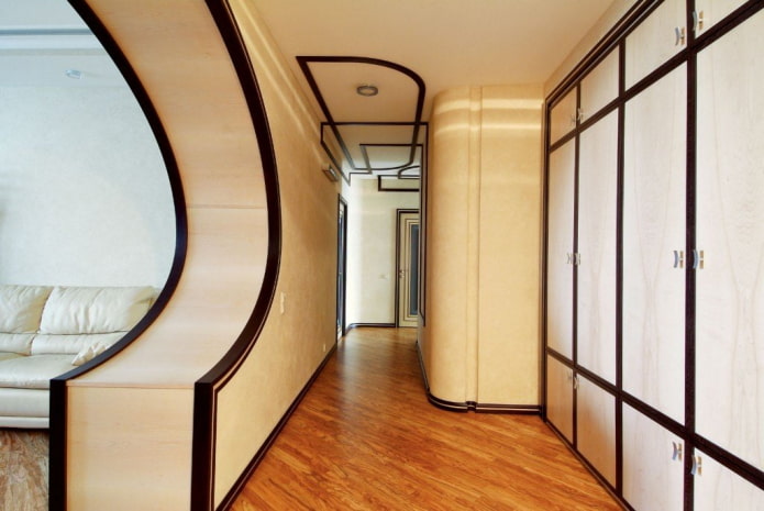 contrasting corners in the interior