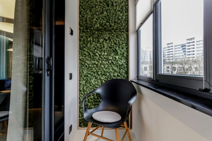 wall decor on the balcony