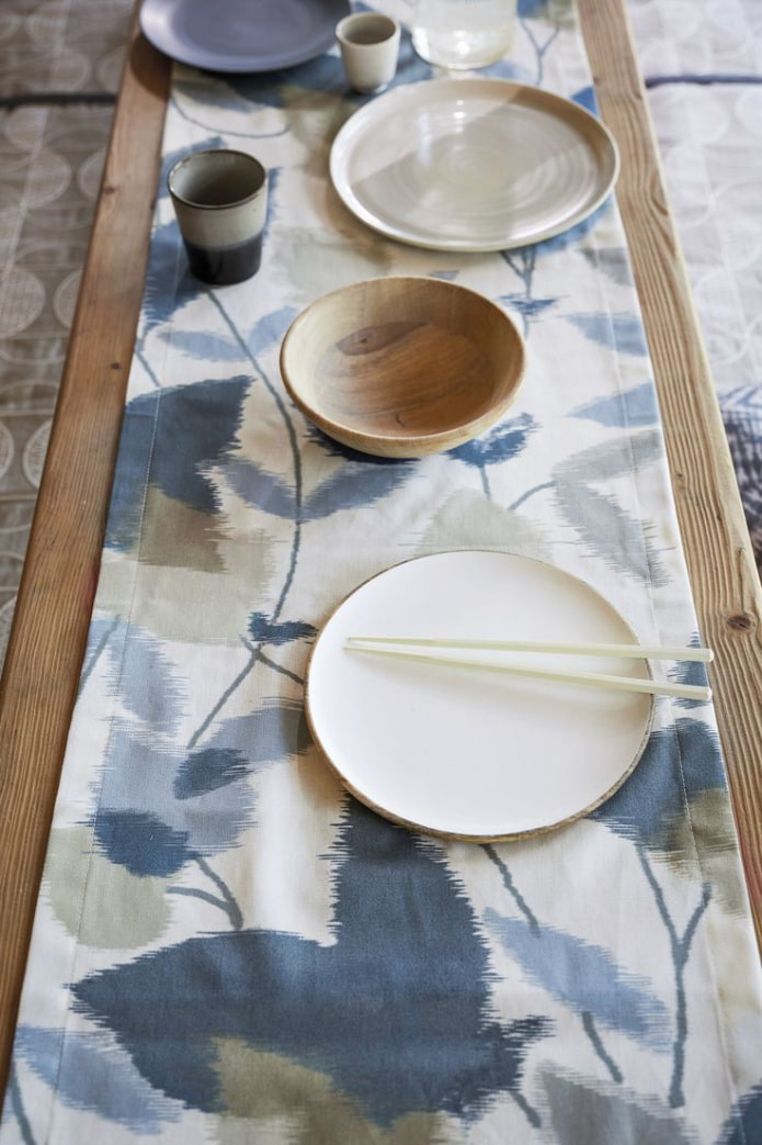 table runner for a modern interior
