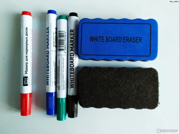 Markers and sponge Markers and sponge