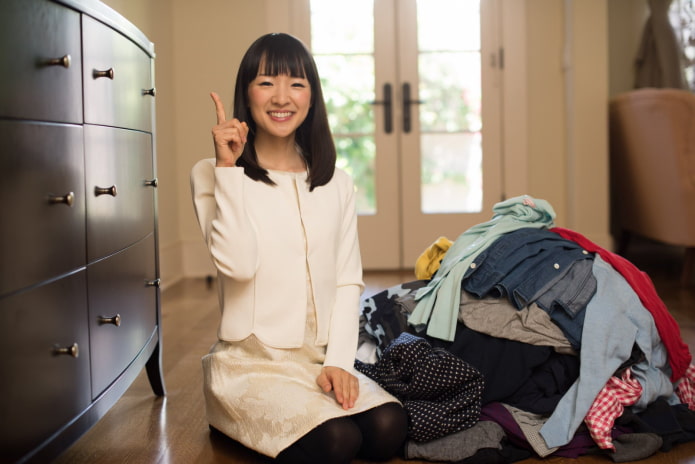 Marie Kondo cleaning clothes Marie Kondo cleaning clothes