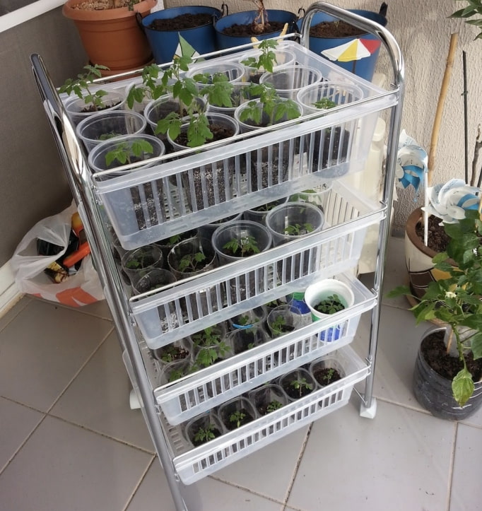 Shelving unit on wheels Shelving unit on wheels