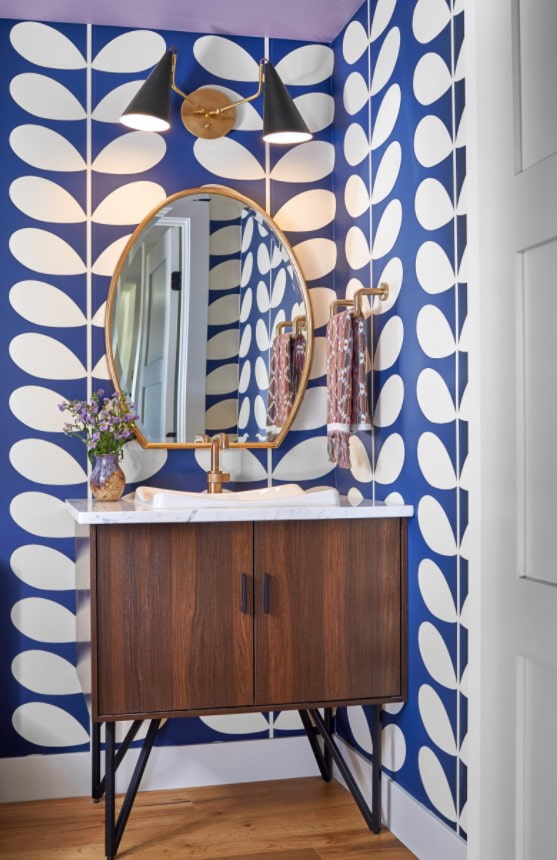 retro wallpaper in the interior