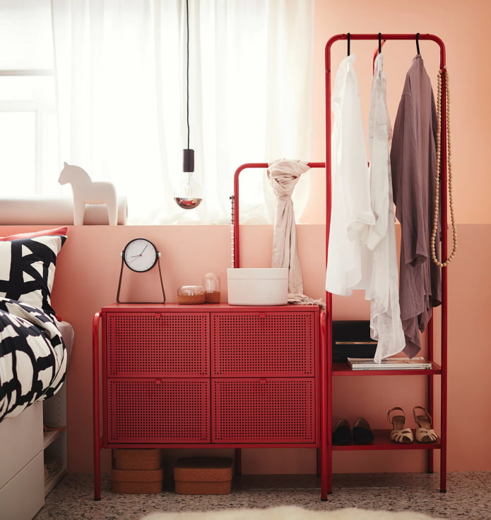 Dresser NIKKEBI in the bedroom