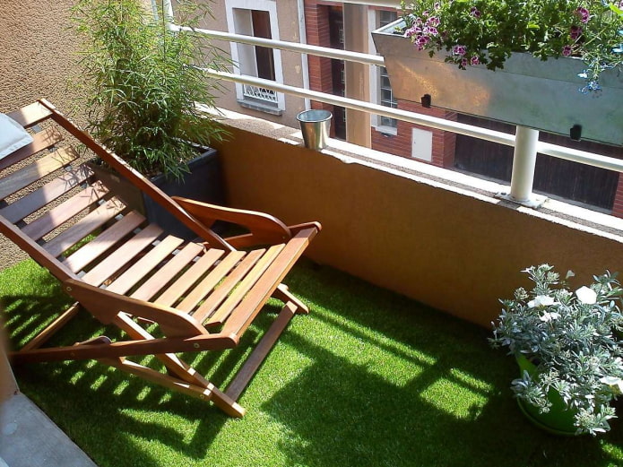 artificial turf on the balcony
