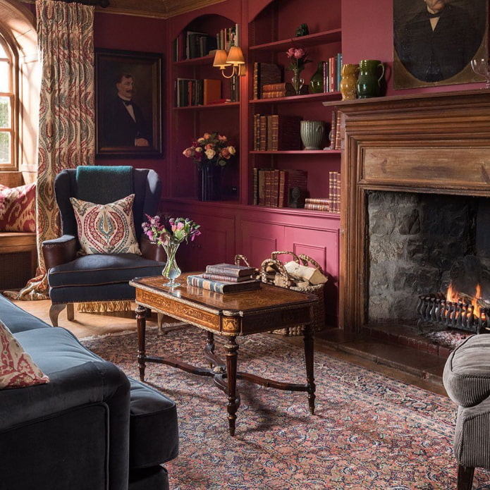 wall decoration in the English style