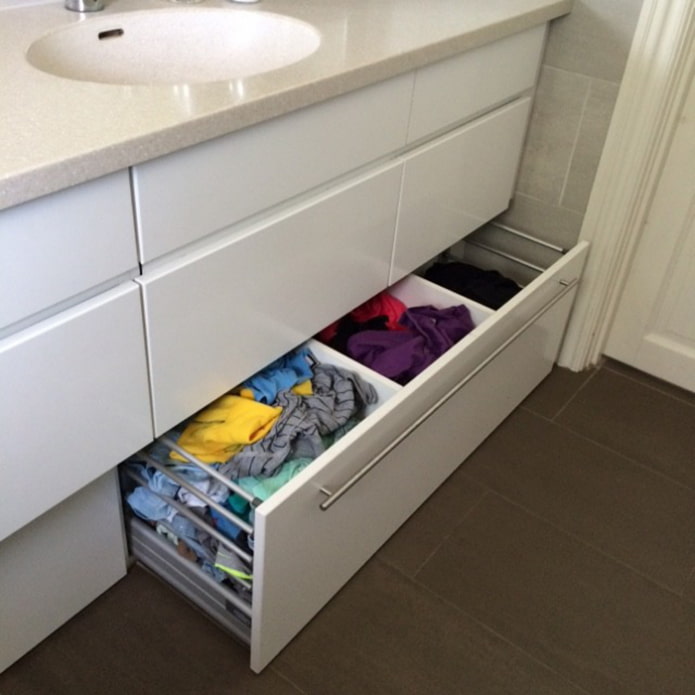 Lingerie in the chest of drawers