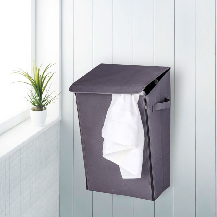 Hanging basket on the loggia