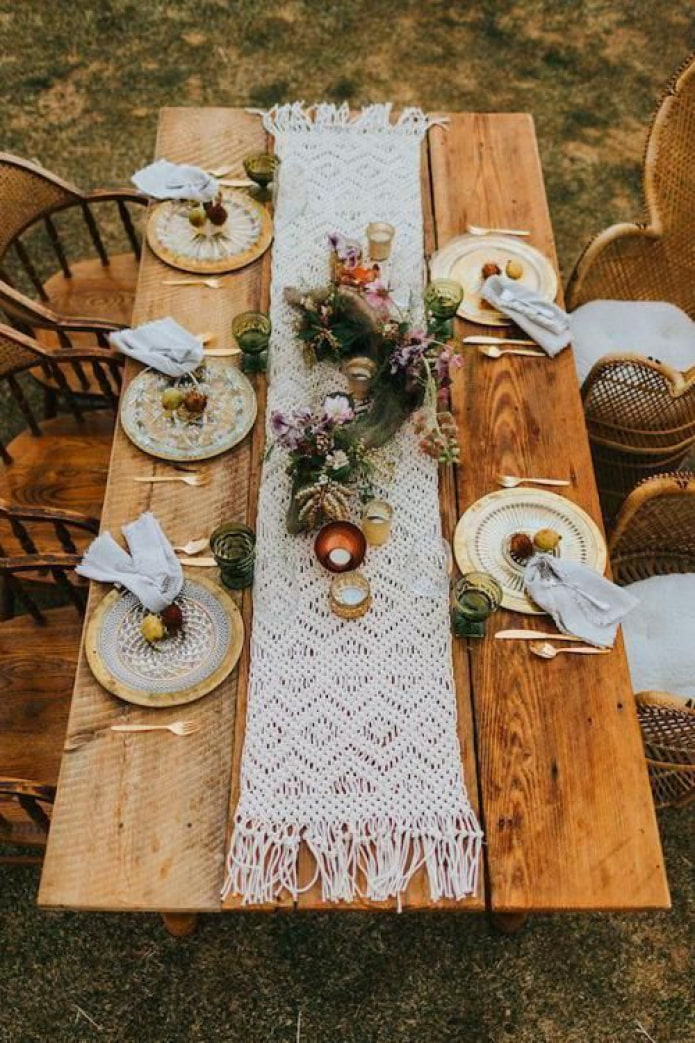 Lace track Lace track