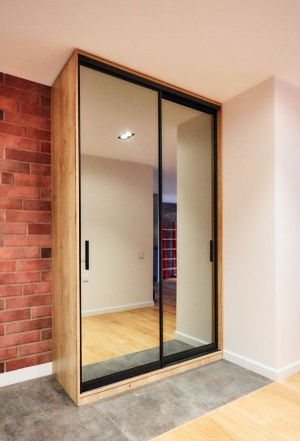 semi-recessed wardrobe semi-recessed wardrobe