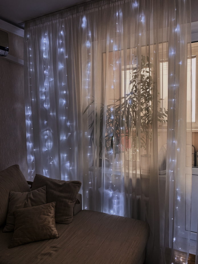 Garlands in the interior Garlands in the interior