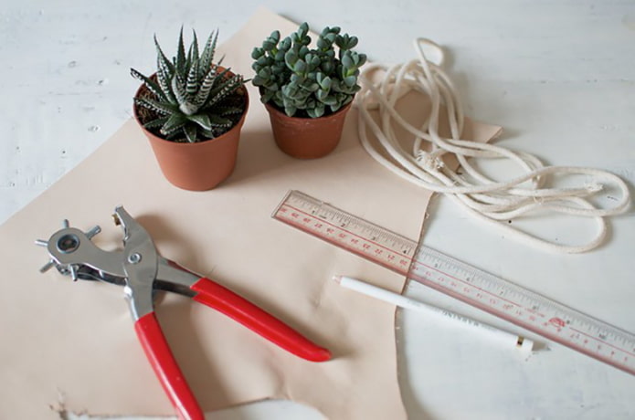 Instruments Instruments