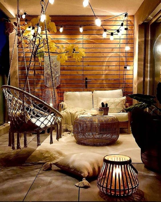 Garlands on the veranda Garlands on the veranda