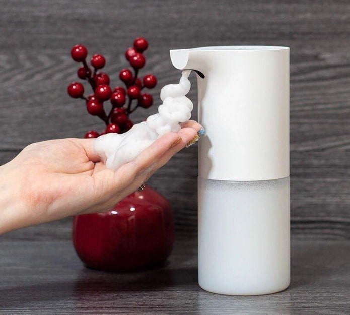 Touchscreen soap dispenser Touchscreen soap dispenser