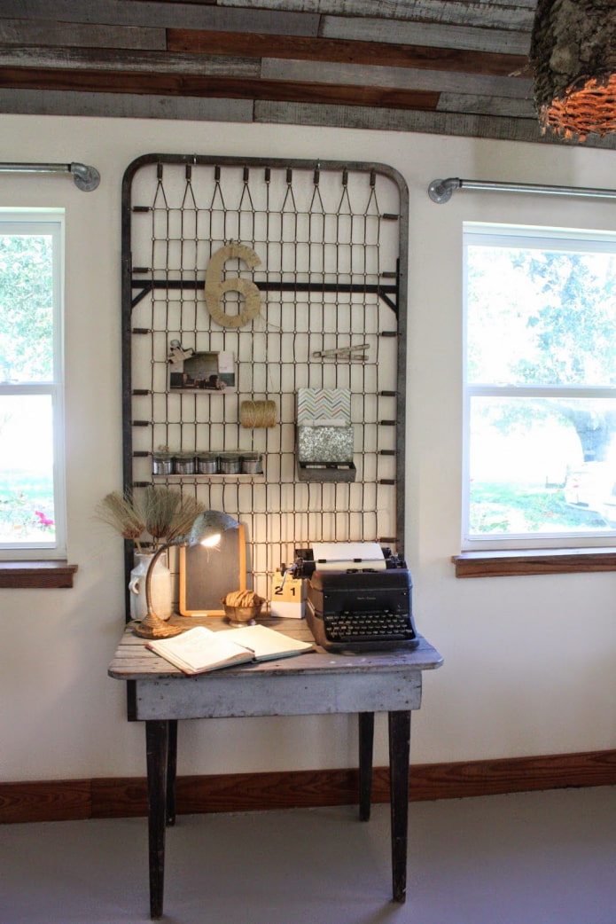 Moodboard made of mesh