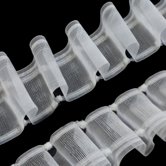 assembly of curtain tape in a column