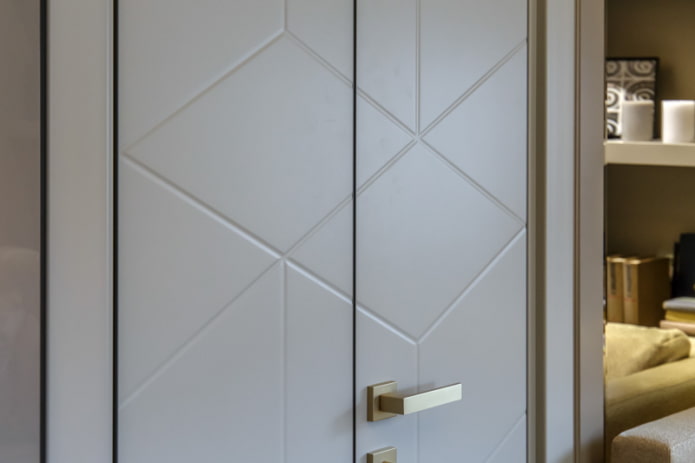 The door is covered with light gray paint The door is covered with light gray paint