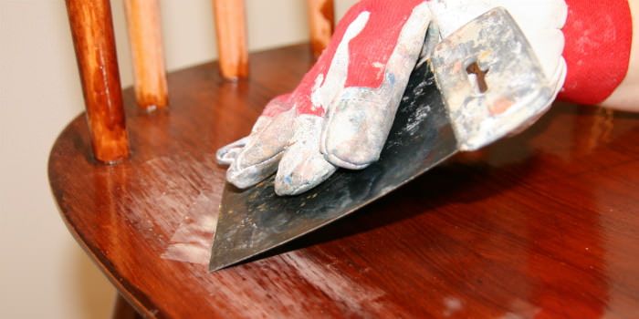 Priming a wooden surface