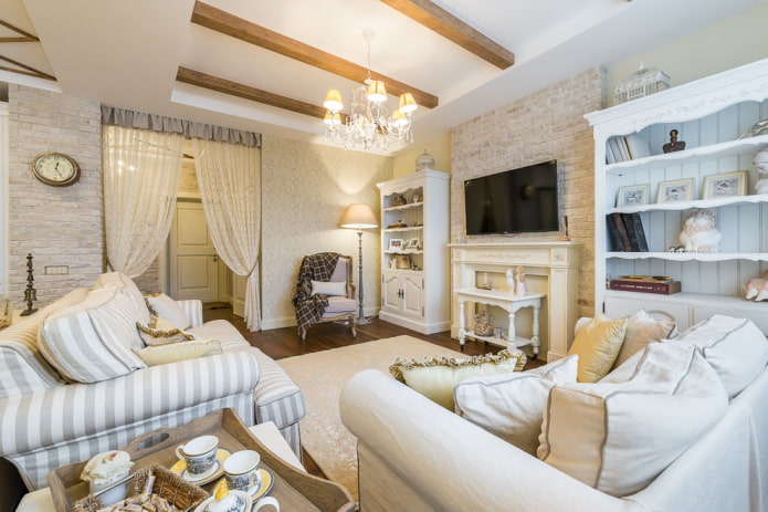 Curtains on the arch in the living room