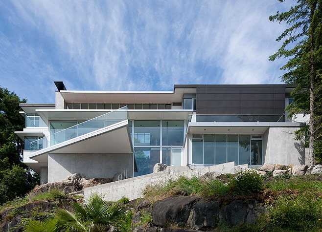 Photo of a house in the mountains Photo of a house in the mountains