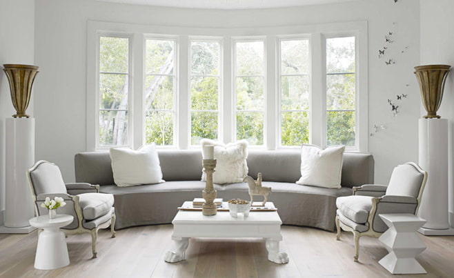 Photo of a living room with a bay window Photo of a living room with a bay window