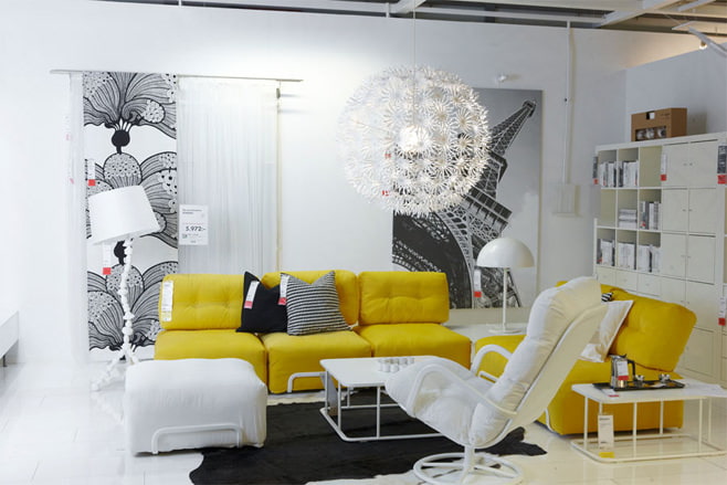 Photo of a living room in yellow Photo of a living room in yellow