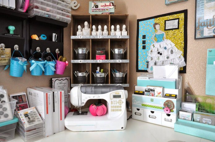 needlewoman's workplace needlewoman's workplace