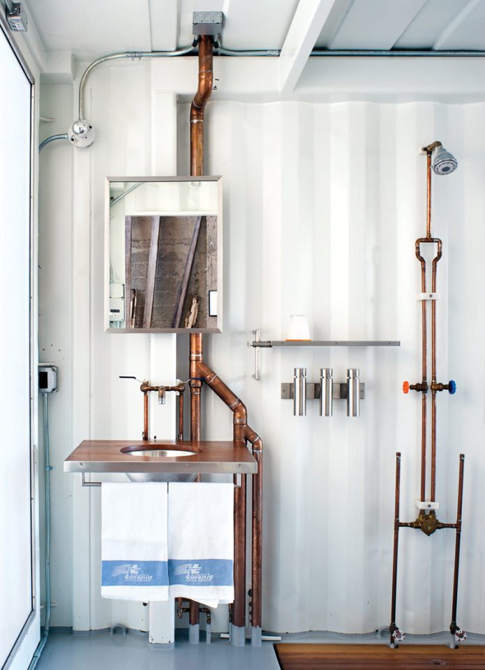 loft-style bathroom decoration