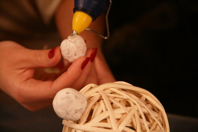 We continue to glue We continue to glue