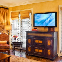 Design of a room with golden curtains: choice of fabric, combinations, types of curtains, 70 photos -8