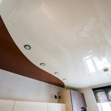 Two-color stretch ceilings: types, combinations, design, forms of adhesions in two colors, photo in the interior-0