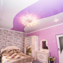 Two-color stretch ceilings: types, combinations, design, forms of adhesions in two colors, photo in the interior-8