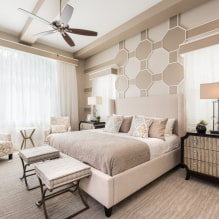 The ceiling in the bedroom: design, types, color, curly designs, lighting, examples in the interior-1