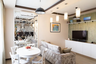 Mirror with facet: photo, bevelling options, design, shape, location in the interior