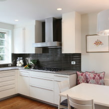 Glass tiles: types, designs, colors, finishes, shapes, examples with mosaics-0