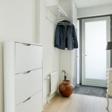 Shoe rack in the hallway: tips for choosing, types, shapes, materials, colors-2