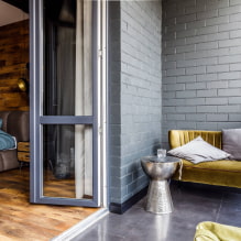 How to decorate the walls on the balcony? Design ideas and photos.-8