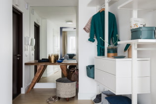 5 pieces of furniture that should be in every hallway