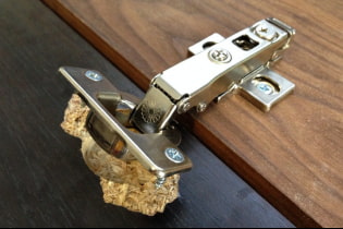 Torn cabinet hinges: 3 simple and reliable repair methods