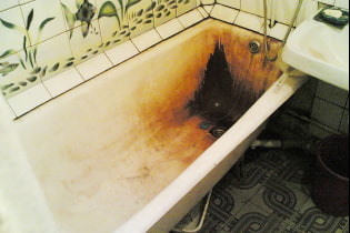 The fastest way to restore a bathtub: acrylic liner