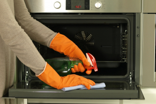How to clean the oven from grease and carbon deposits - 5 working ways