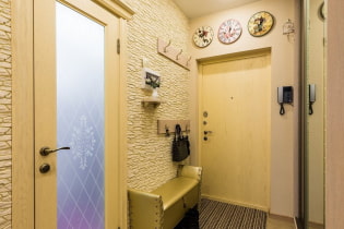 How to save space in a small hallway?