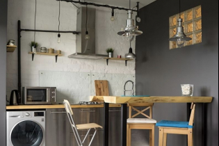 Why did they make a window between the kitchen and the bathroom in the Khrushchevs?