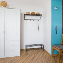 Laminate in the hallway-1