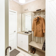 Laminate in the hallway-0