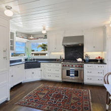 What kind of carpet to lay in the kitchen? -5