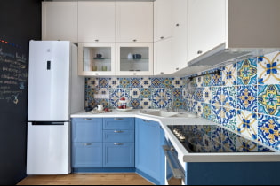 What mistakes are best avoided in the design of corner kitchens?