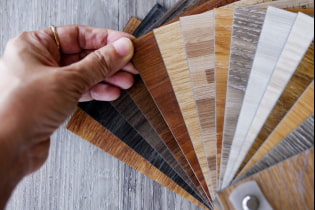 What are the colors of the furniture?